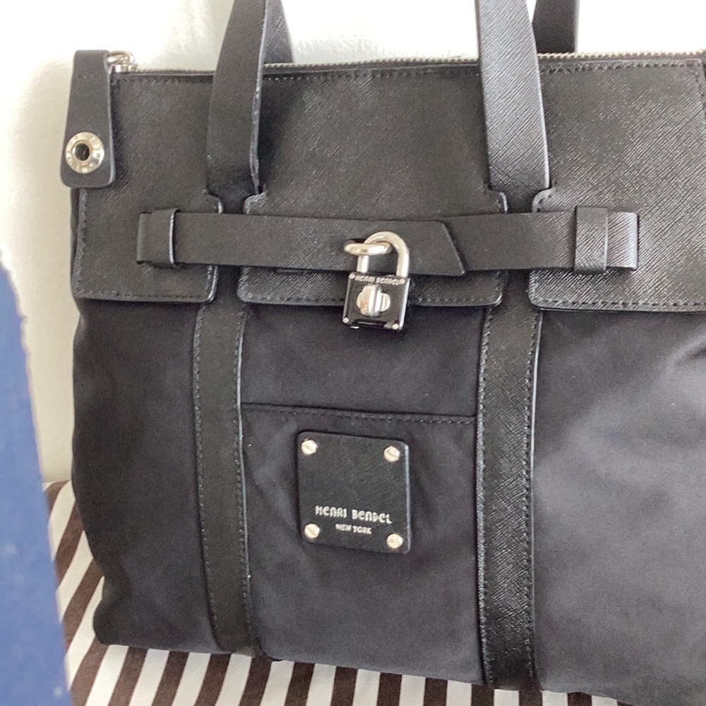 Henri Bendel mini jetsetter black with silver hardware - Picture 7 of 11